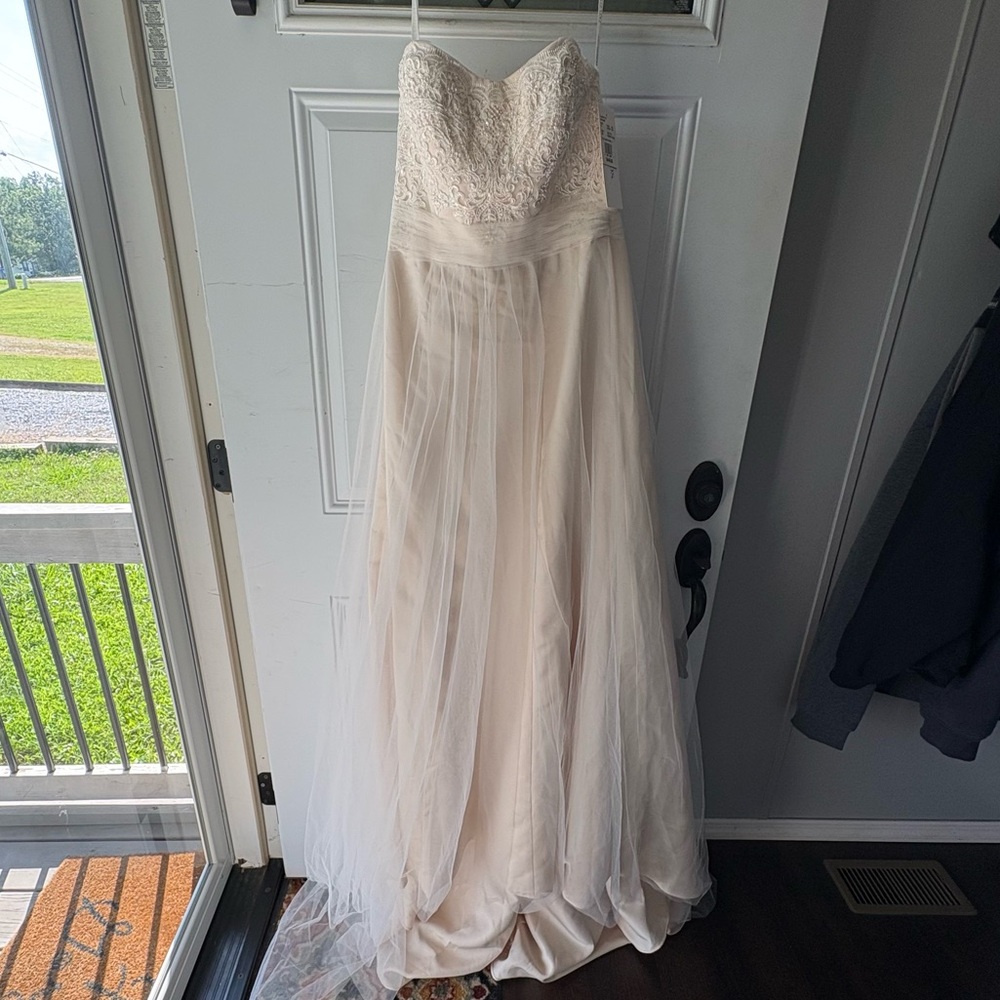 Elegant Strapless Wedding Gown NWT
